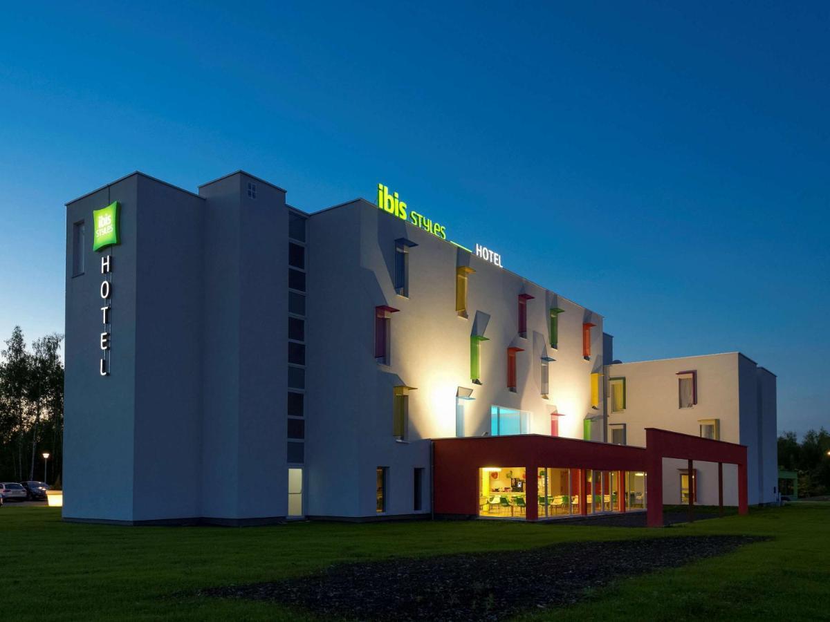 Ibis Styles Nivelles Hotel Exterior foto